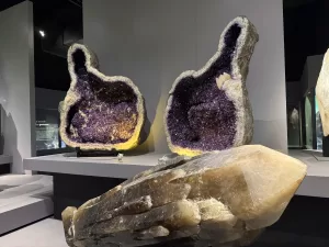 Gallery of Mineralogy and Geology