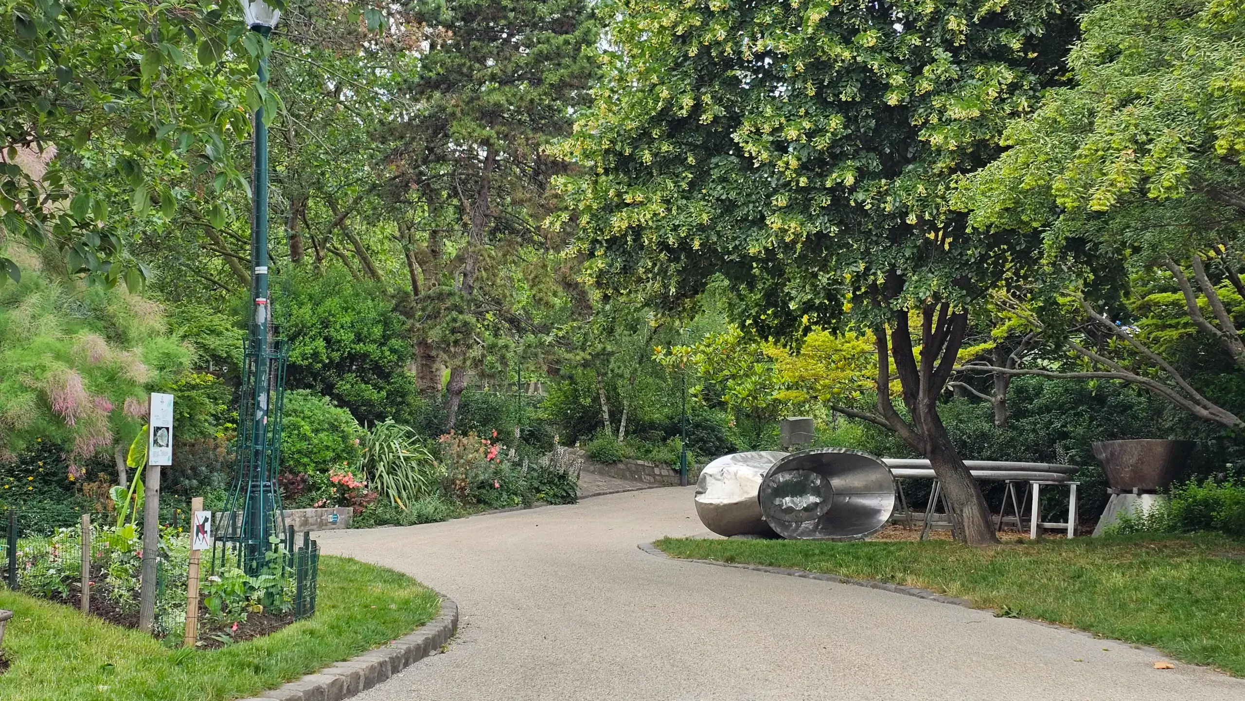 Tino Rossi Garden / Outdoor Sculpture Museum Tino Rossi Garden / Outdoor Sculpture Museum
