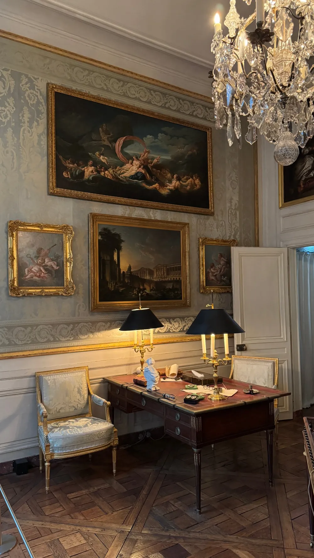 Hôtel de la Marine gilded state room Gilded state room at the Hôtel de la Marine with antique paintings and a crystal chandelier